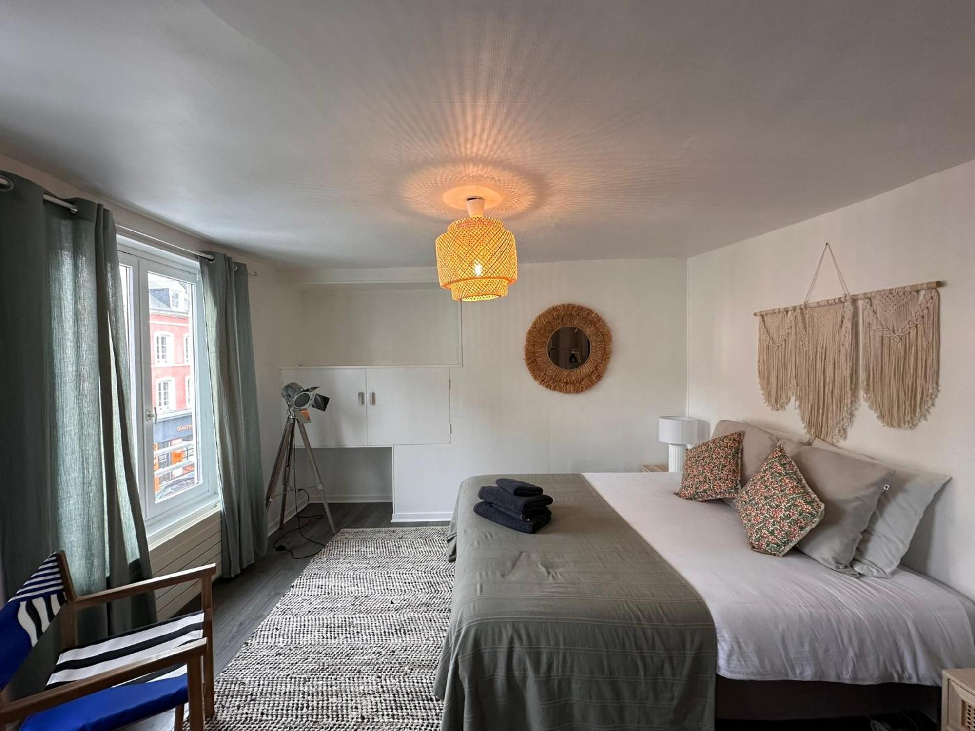 Large Apartment In City Center オンフルール エクステリア 写真